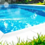 גלה איך ריח הכלור בבריכה שלך יכול לחשוף זיהומים והאם המים באמת בטוחים לנוי אמבטיה.